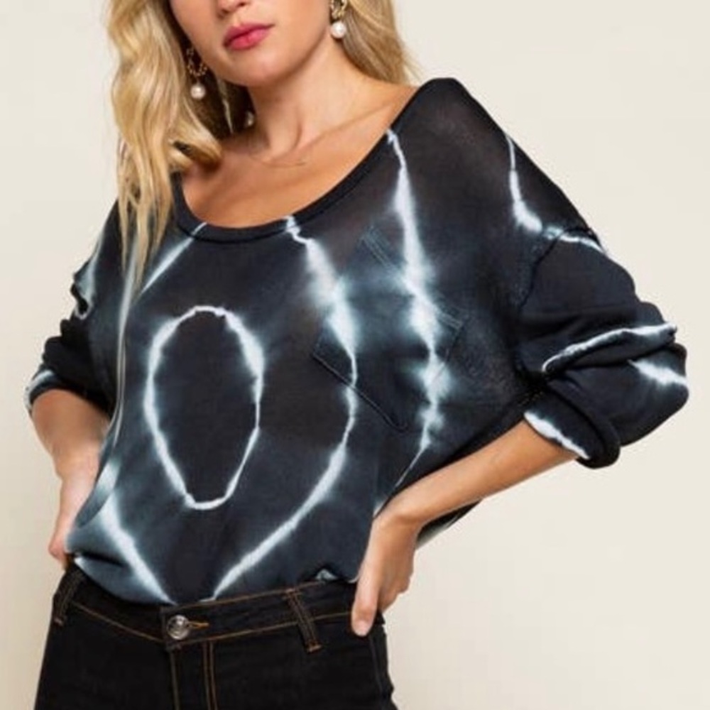 POL Galaxy Swirl Lightweight Pullover‎ Top